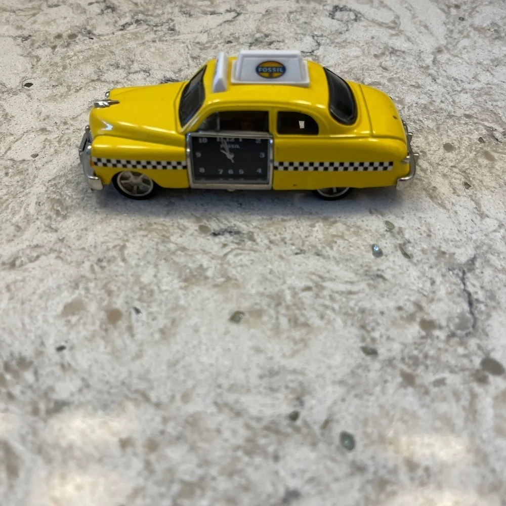 Fossil Limited‎ Edition Taxi Cab clock